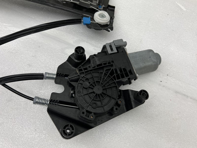 ⭕2022-2024 Lucid Air Rear Right Side Window Regulator & Motor Assy P11