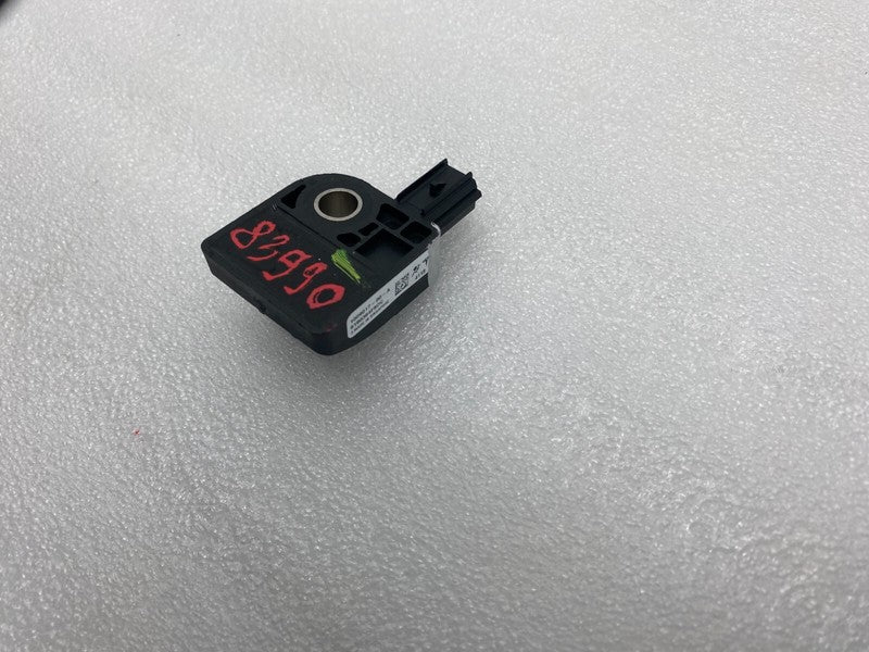 1009017 00 A ⭕ 12-15 Tesla Model S C-Pillar Acceleration Impact Sensor Assembly 1009017-00-A