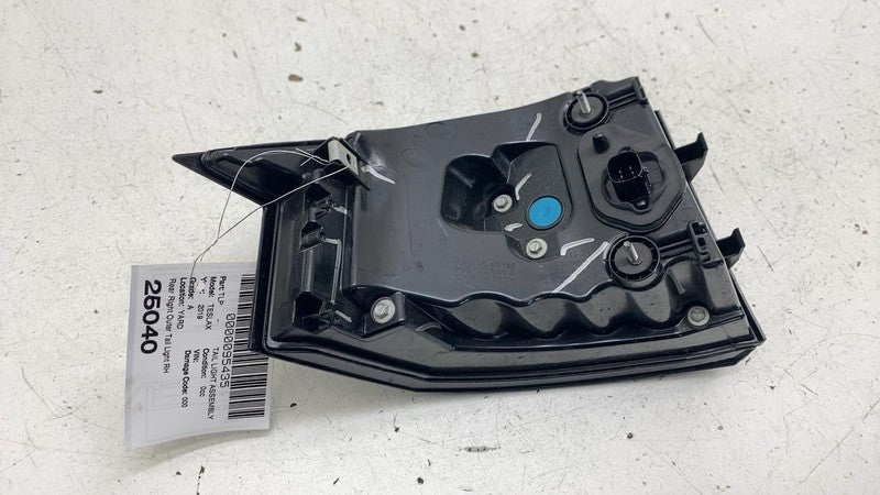 ⭕ 2016-2022 Tesla Model X Rear Right Side Outer Taillight Lamp OEM 103