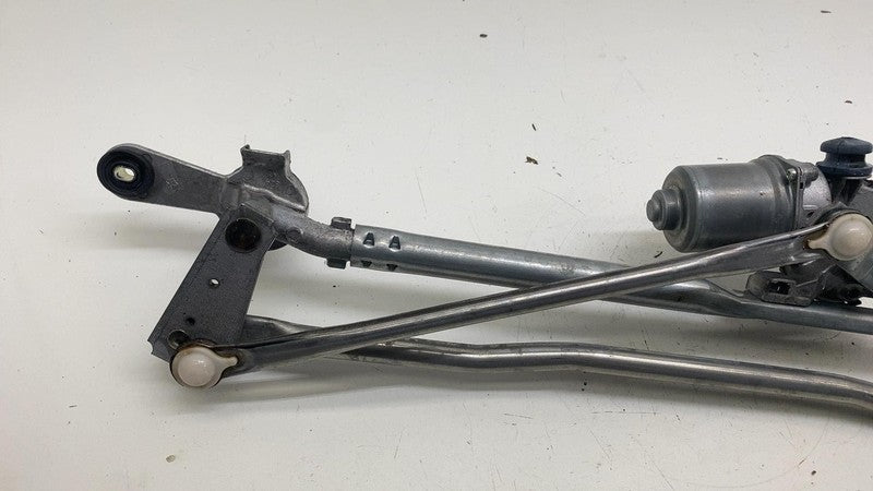 68229327AC ⭕ 17-25 Chrysler Pacifica Front Windshield Wiper Linkage & Motor OEM 68229327AC