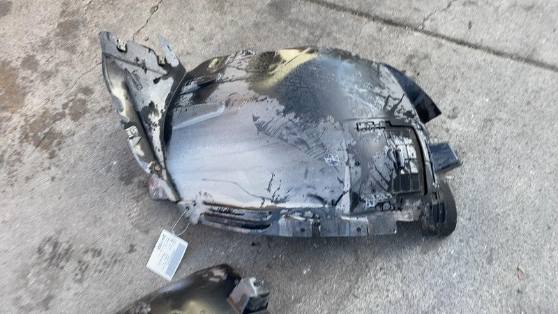 A 166 884 11 22 2016-2019 Mercedes-Benz GLE350 Front Inner Fender Liner Splash Guard Shield Left