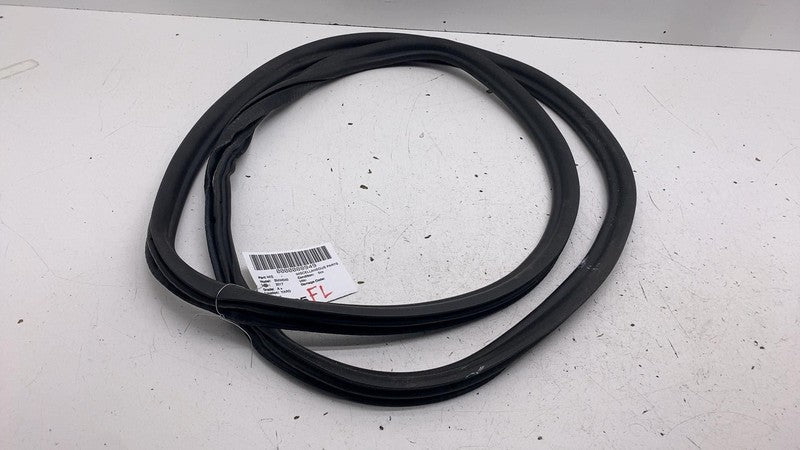 ⭕ 2017-2023 BMW 540i Front Driver Side Door Body Weatherstrip Rubber S