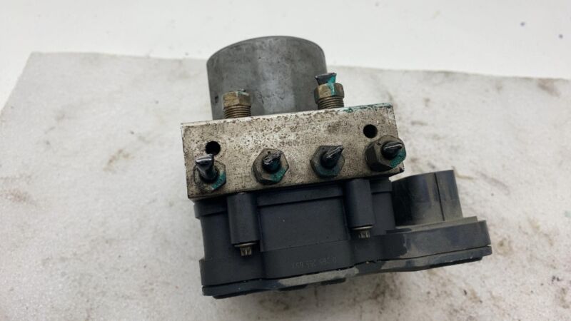 103779700D 2012-2015 Tesla Model S Anti-Lock ABS Brake Pump Hydraulic Control Unit Module