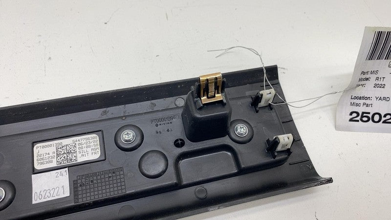 ⭕ 2022-2024 Rivian R1T R1S Front Right or Left Door Sill Scuff Plate P