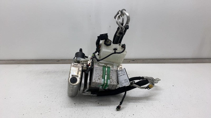 1549902 00 C 2020-2024 Tesla Model Y Supermanifold Refrigerant Chiller w/ Coolant Reservoir