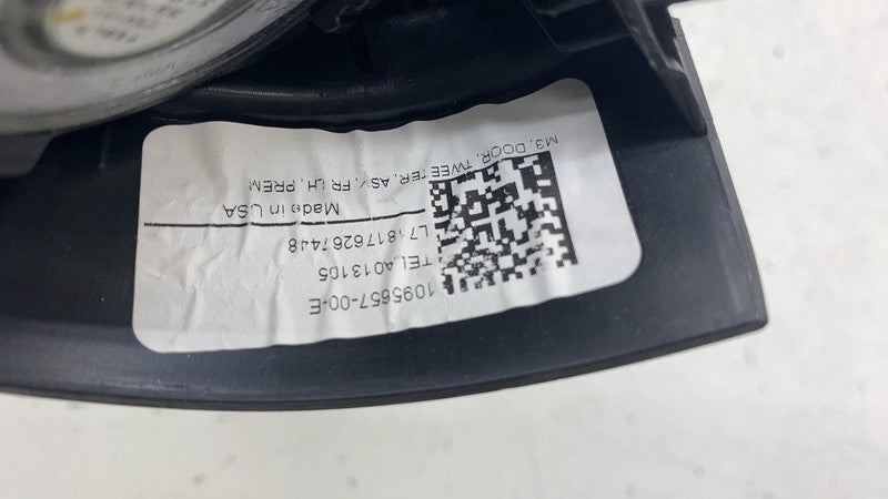 1095657 00 E 2017-2023 Tesla Model 3 Front Driver Side Audio Tweeter & Speaker Cover Left LH