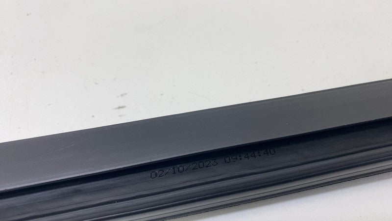 ⭕ 2021-2024 Ford Mustang Mach-E Right Door Window Inner Belt Weatherst