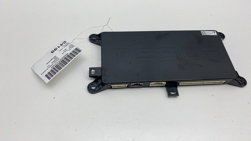 104390000E 2016-2020 Tesla Model X Rear Body Chassis Control Module BCM Computer TSTD Assy