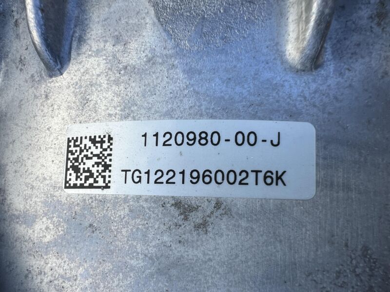 1120980-00-J 20-23 Tesla Model Y Electric Rear Drive Unit Performance w Subframe 1120980-00-J