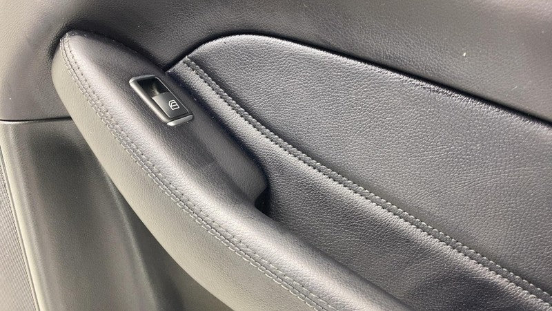 2016-2018 Mercedes-Benz GLE350 Rear Passenger Side Door Panel Trim Cover Right