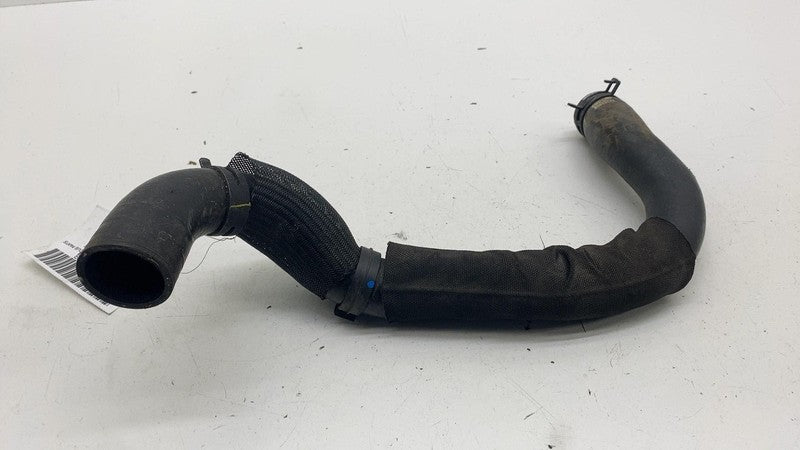 85613173 ⭕2019-2025 Chevrolet Silverado 1500 Engine Radiator Coolant Outlet Hose 85613173