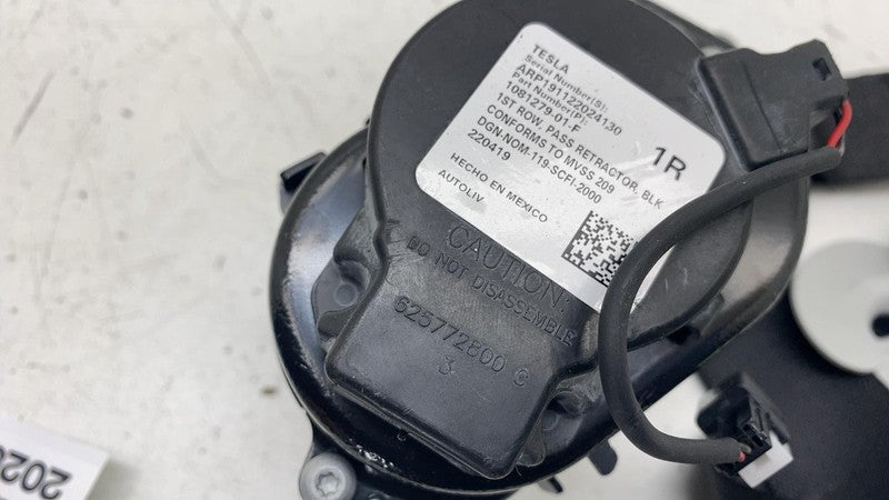 108127901F ⭕ 2017-2023 Tesla Model 3 Front Right 1st Row Seat Belt & Retractor 1081279-01-F