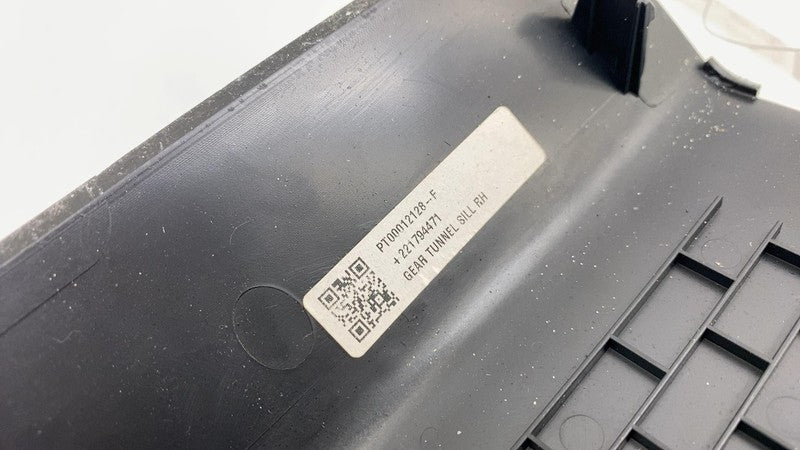 ⭕ 2022-2024 Rivian R1T Rear Right Gear Tunnel Sill Trim Scuff Plate PT00012128-F