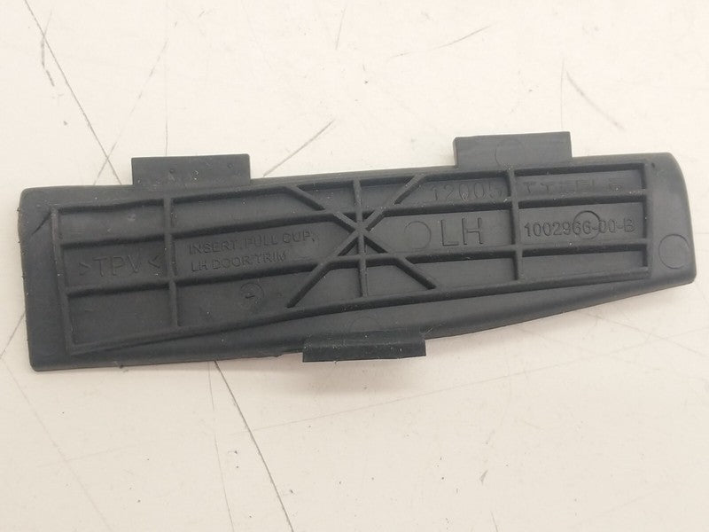 1002966 00 B ⭕ 12-20 Model S Front or Rear Driver Door Trim Pull Cup Insert Left 1002966-00-B