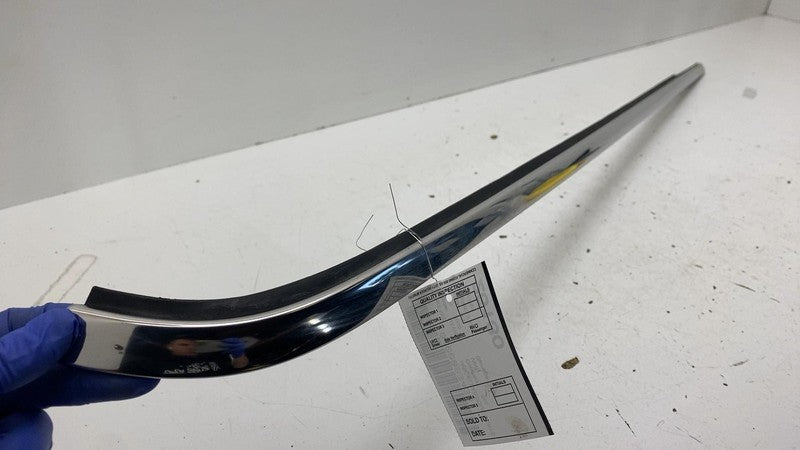 ⭕ 18-23 Lincoln Navigator Rear Passenger Side Quarter Window Molding R