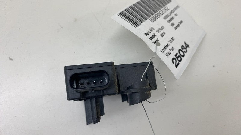 ⭕ 17-23 Tesla Model 3 Rear Bumper BCM Computer Body Control Module 109