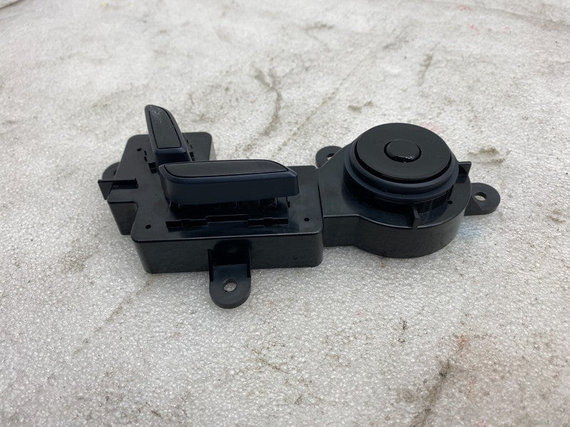 104931600B ⭕ 16-20 Tesla Model X Front Right Seat Recline Panel Control Switch 1049316-00-B