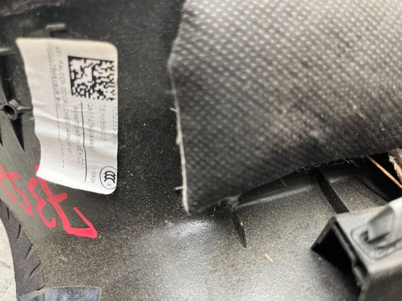 105233306G ⭕16-20 Model X Rear Driver Side Falcon Door Lower Garnish Trim Left 1052333-06-G