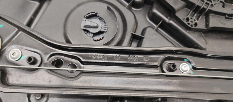 ⭕ 20-24 Tesla Model Y Rear Passenger Right Window Regulator & Motor 14