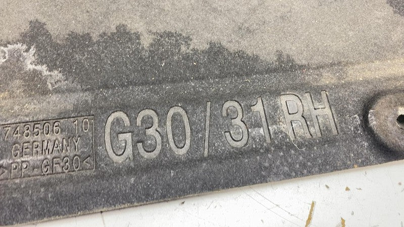 748506 10 2017-2022 BMW 530e G30 Right Floor Under Body Cover Splash Shield Guard Panel RH