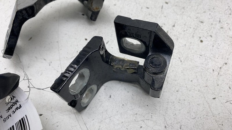 A048903 ⭕2017-2020 Maserati Levante Rear Driver Side Upper & Lower Door Hinge Black Left