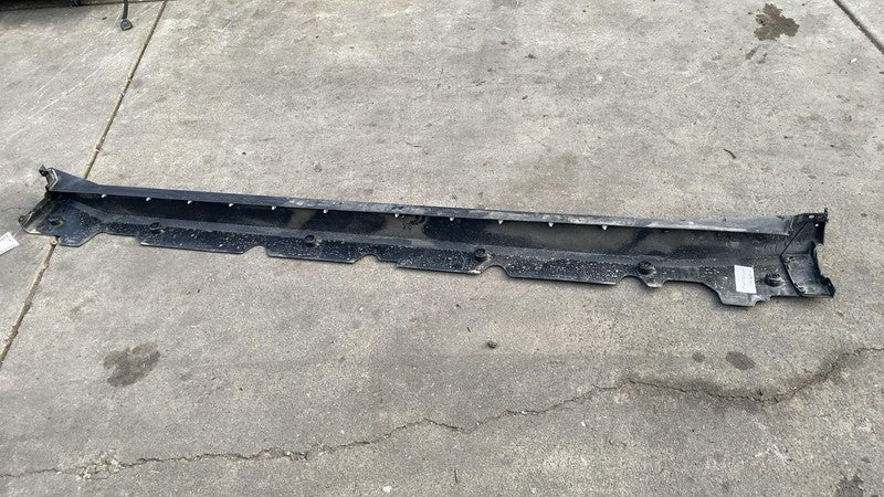 181660000C 2024-2025 Tesla Cybertruck Passenger Side Right Rocker Panel Molding RH Assembly