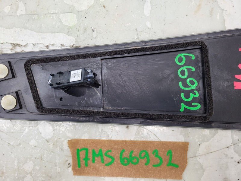 1496709 00 A ⭕ 16-20 Model S Left Exterior B-Pillar Applique Glass w/ Camera LH 1496709-00-A