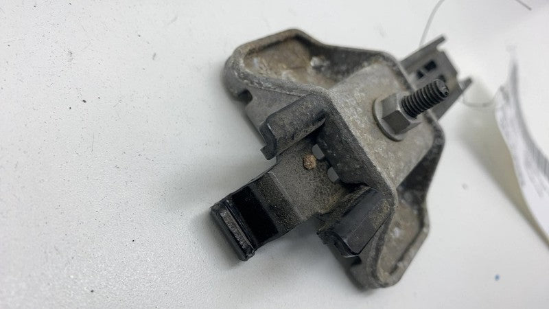 111859900D 2017-2023 Tesla Model 3 M3 12V Battery Upper Tie-down Bracket Strap Holder Mount