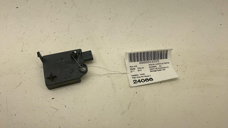 109785500D ⭕ 2017-2023 Tesla Model 3 M3 Rear BCM Computer Body Control Module 1100437-00-B