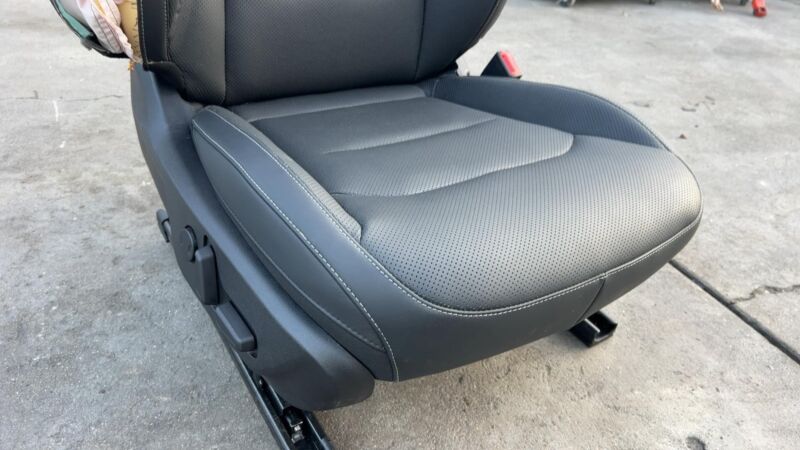 2022 2023 2024 Kia EV6 Front Passenger Seat w/ Headrest Right Perforated Black