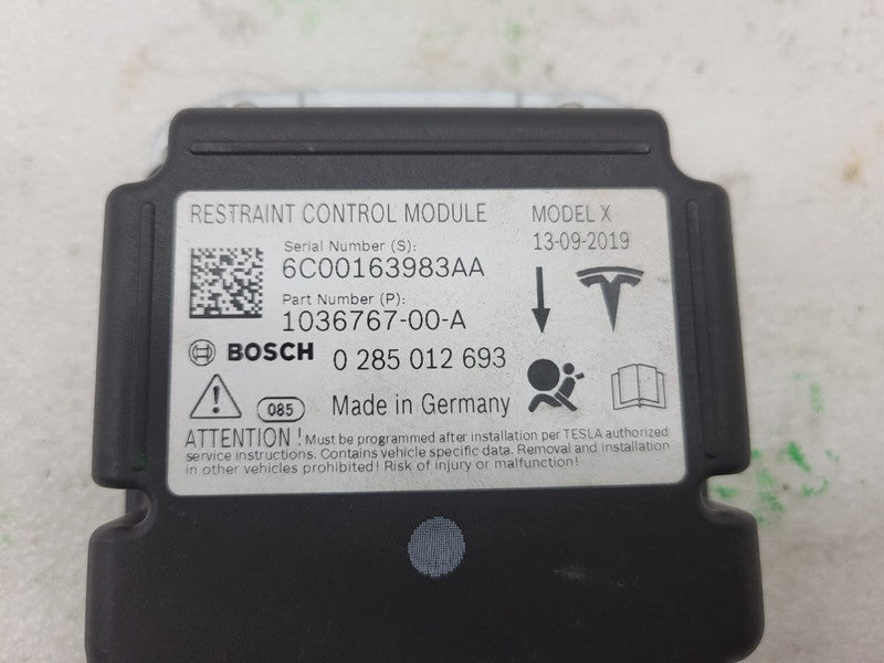 103676700A 16-20 Model X Safety Restraint Control Module Computer (Crash Data) 1036767-00-A