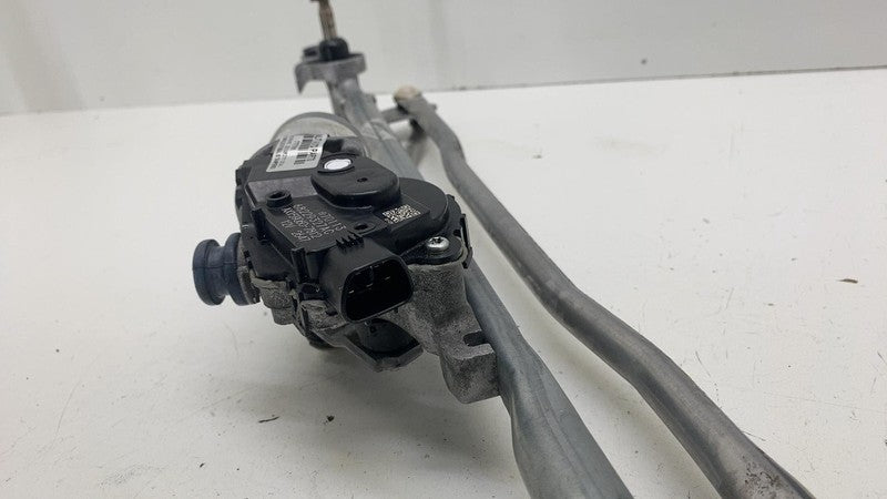68229327AC ⭕ 17-25 Chrysler Pacifica Front Windshield Wiper Linkage & Motor OEM 68229327AC