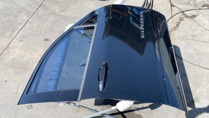 ⭕ 2014-2019 Chevrolet Silverado 1500 Front Right Door Shell Panel RH Black U8555