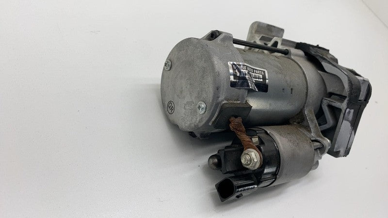 2021 BMW 530e G30 Denso Engine Starter Motor 12V 8687064-03 Assembly O