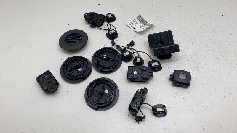 5SB00TRMAF ⭕17-25 Chrysler Pacifica SET of Roof Dome Light + Noise Reduction Mic 5SB00TRMAF