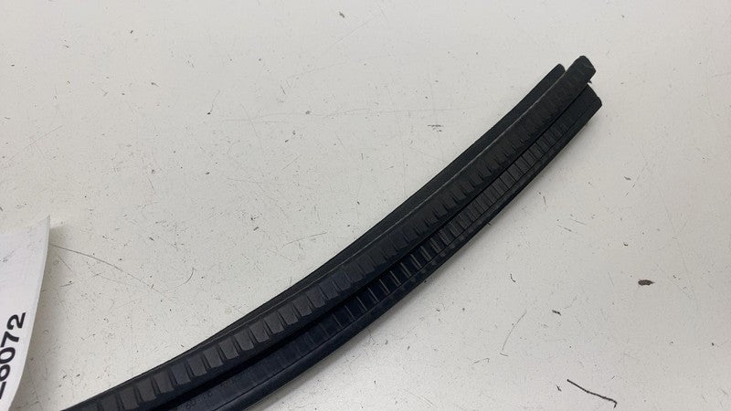 ⭕ 19-25 Chevy Silverado 1500 Rear Right Door Window Weatherstrip Seal 