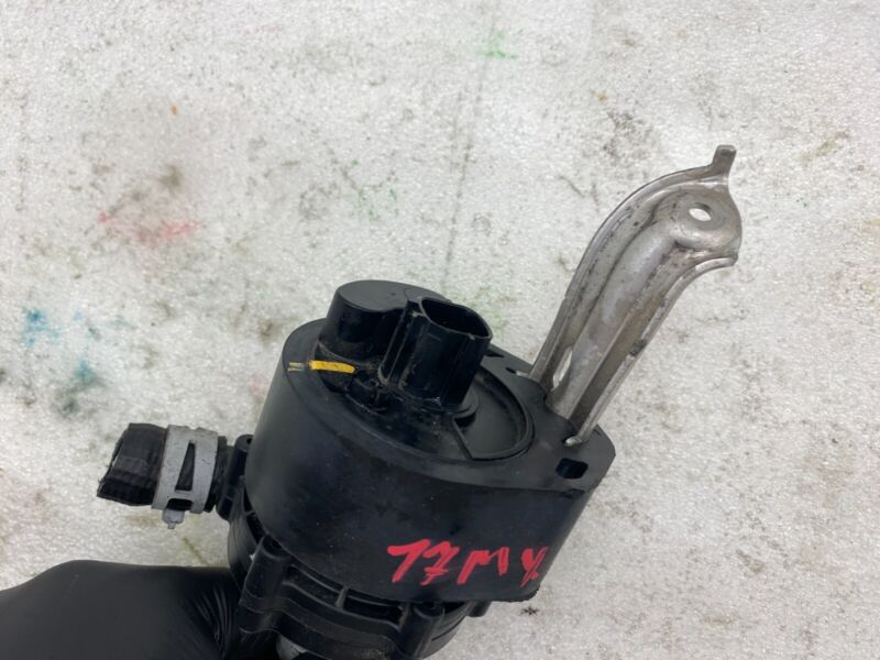 2016-2020 Tesla Model X MX Additional Coolant Auxiliary Water Pump 1037328-00-F