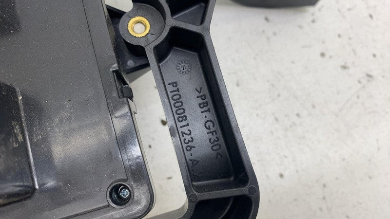 PT00031575-E ⭕ 2022 2023 2024 Rivian R1T R1S Left Cabin Fuse Relay Junction Box PT00031575-E