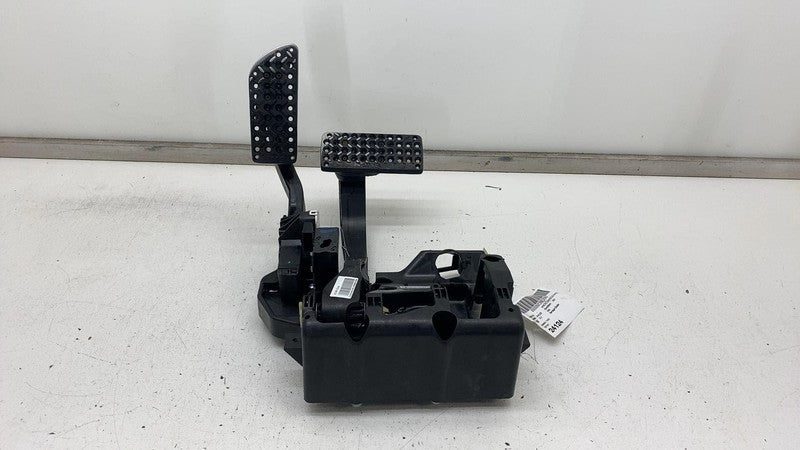 25863700 ⭕ 2014-2021 Dodge RAM ProMaster 1500 2500 3500 Front Accelerator & Brake Pedal