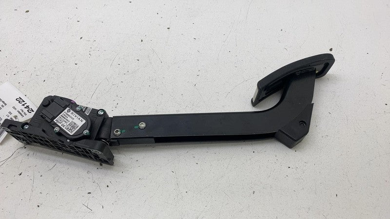 ⭕ 2022-2024 Rivian R1T R1S Front Accelerator Gas Pedal Assembly OEM PT