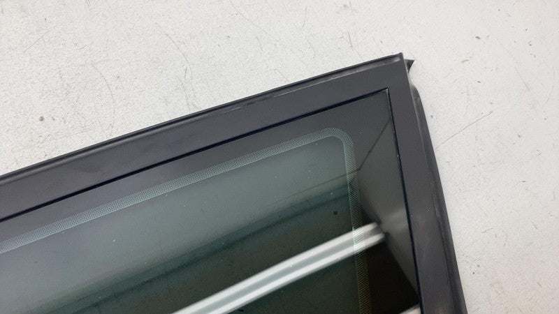 DM51R29750AA 2013-2018 Ford C-Max  Passenger Side Corner Quarter Window Glass Right Assembly