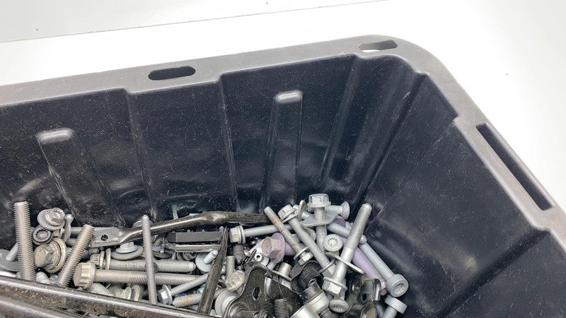 ⭕ 2024 Porsche Cayenne SET of Bolt & Nut w/ Luggage Tie Down Hook & St