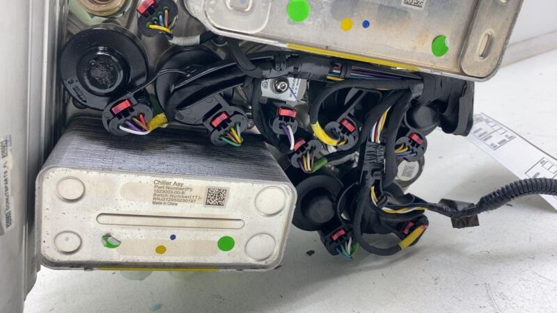 150680300F 20-23 Model Y Supermanifold Refrigerant Chiller + Coolant Reservoir 1523002-00-B
