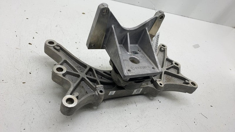 ⭕ 2014-2020 Maserati Ghibli Right Transmission Mount Support Bracket 0