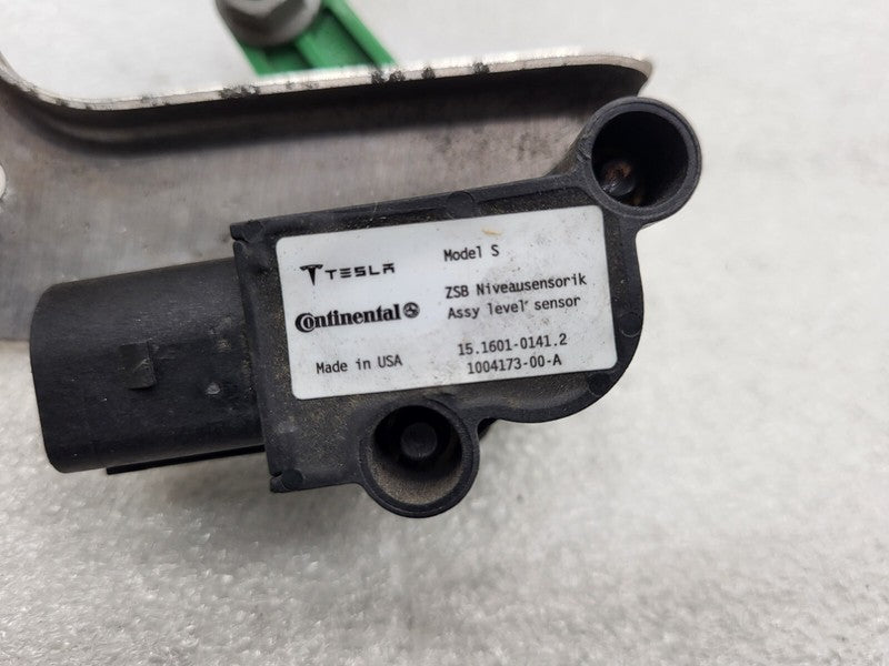 100417300A ⭕ 12-15 Tesla Model S Rear Left Air Suspension Ride Height Sensor 1004173-00-A