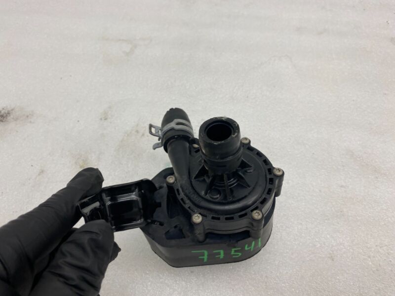 105723500G 2016-2020 Tesla Model S MS Electric Auxiliary Coolant Water Pump w/ Bracket Assy