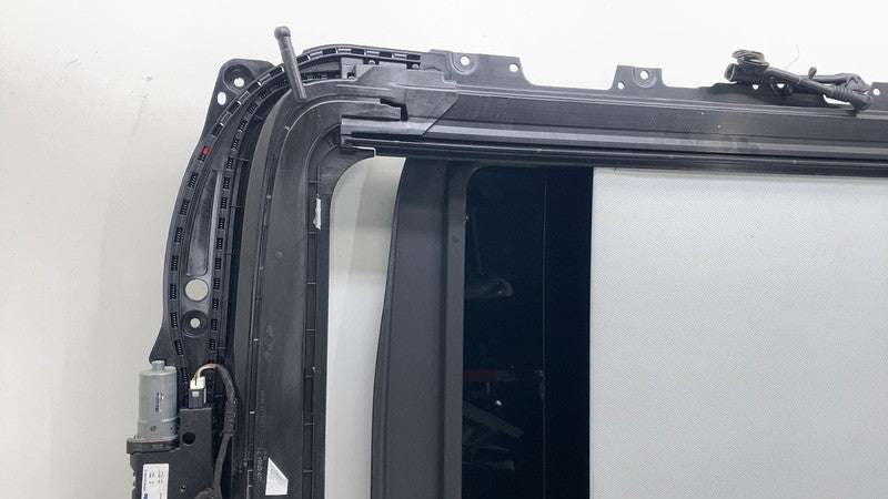 83A 877 041 A 19-23 Audi E-Tron Quattro Roof Panoramic Sunroof Moonroof Glass Panel 83A877041A