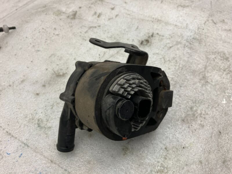 2012-2015 Tesla Model S MS Motor Inverter Battery Coolant Auxiliary Water Pump