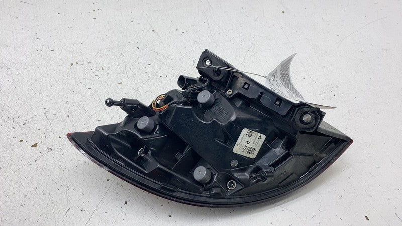 68424932-AC 2021 2022 2023 2024 Chrysler Pacifica Passenger Right Side Taillight Lamp Assy