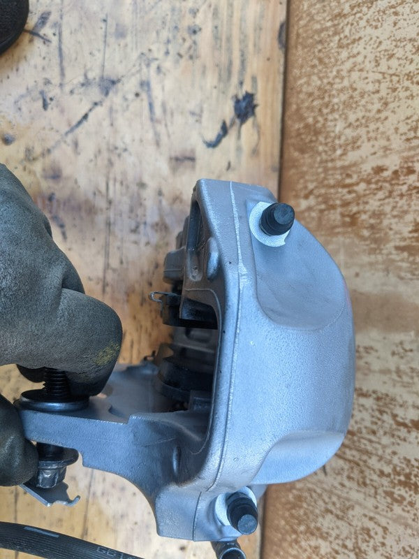 228862200A ⭕ 20-23 Model Y MY Front Passenger Caliper w/ Brake Hose Line Right 2288622-00-A